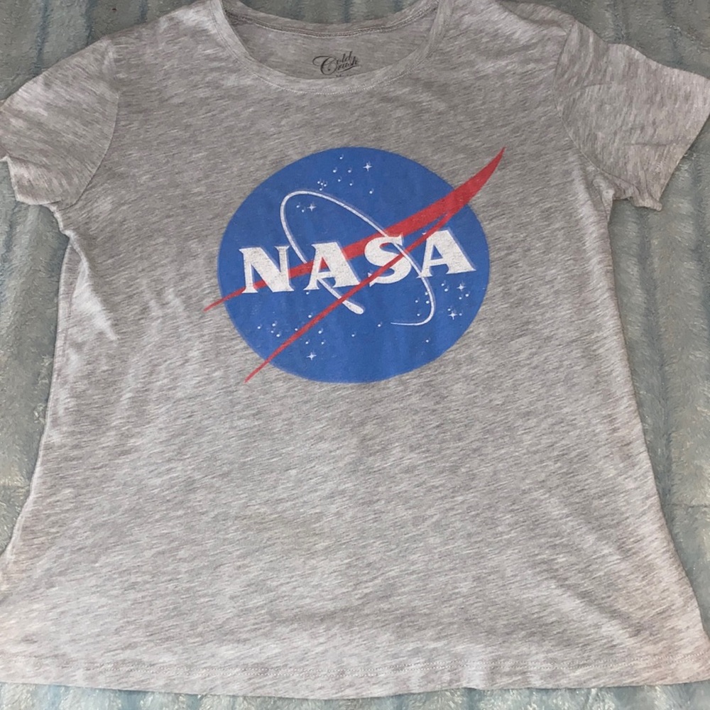Tee shirt